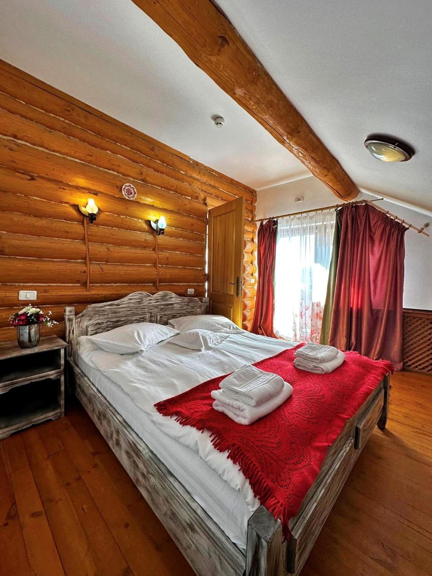 Domeniul Haiducilor Bucovina Suceava Exterior foto
