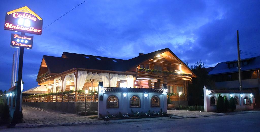 Domeniul Haiducilor Bucovina Villa Suceava Exterior foto